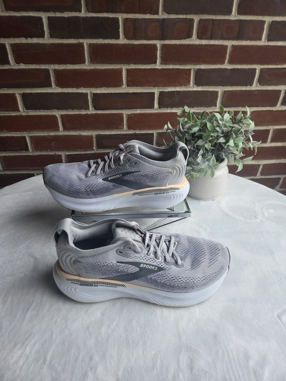✨ Brooks Adrenaline GTS 25 Women’s 9.5 Gray Peach Running Shoes
